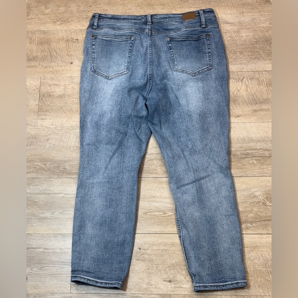 Judy Blue High Rise Distressed Cropped Skinny Fit Jeans Size 15/32 - Picture 7 of 8